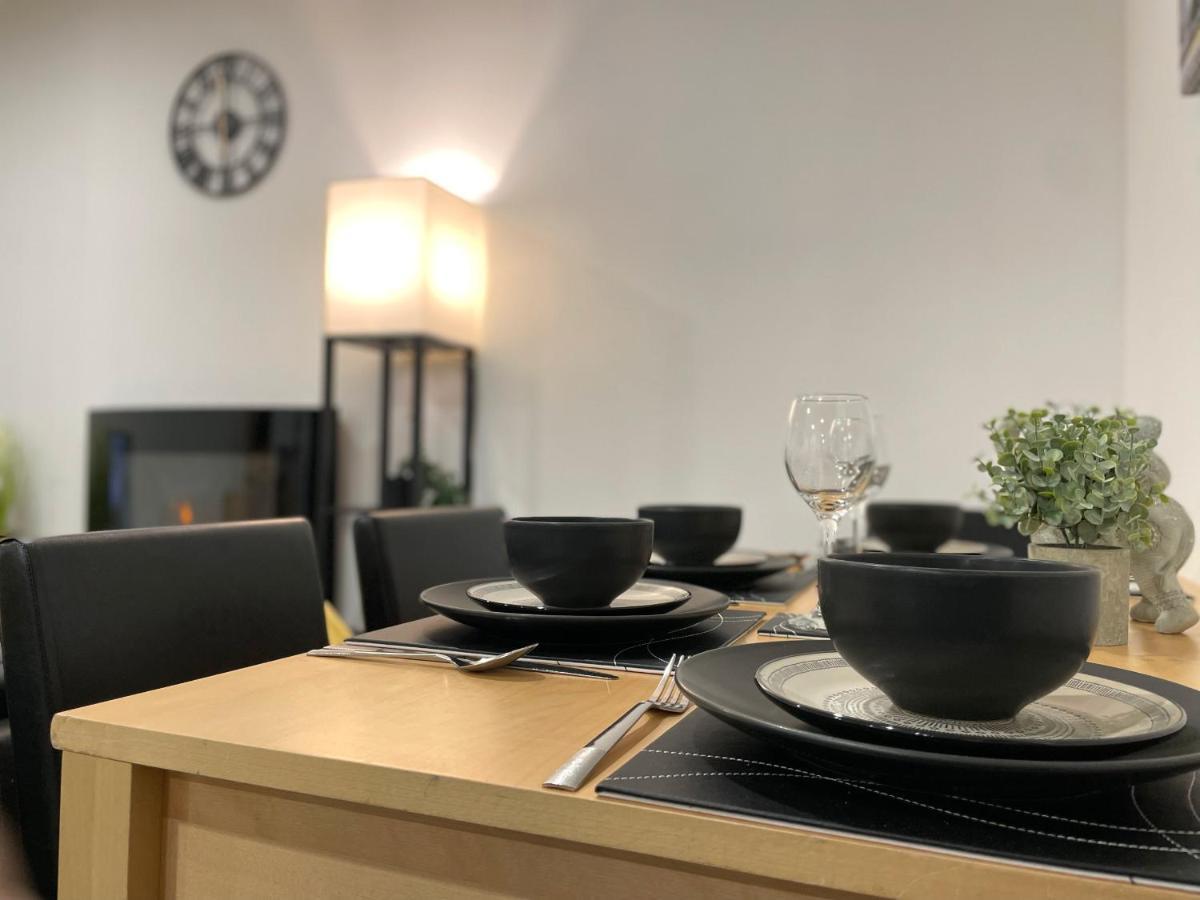 Luxurious 2 Bed Apartment In Heart Of Burnley With Private Parking المظهر الخارجي الصورة