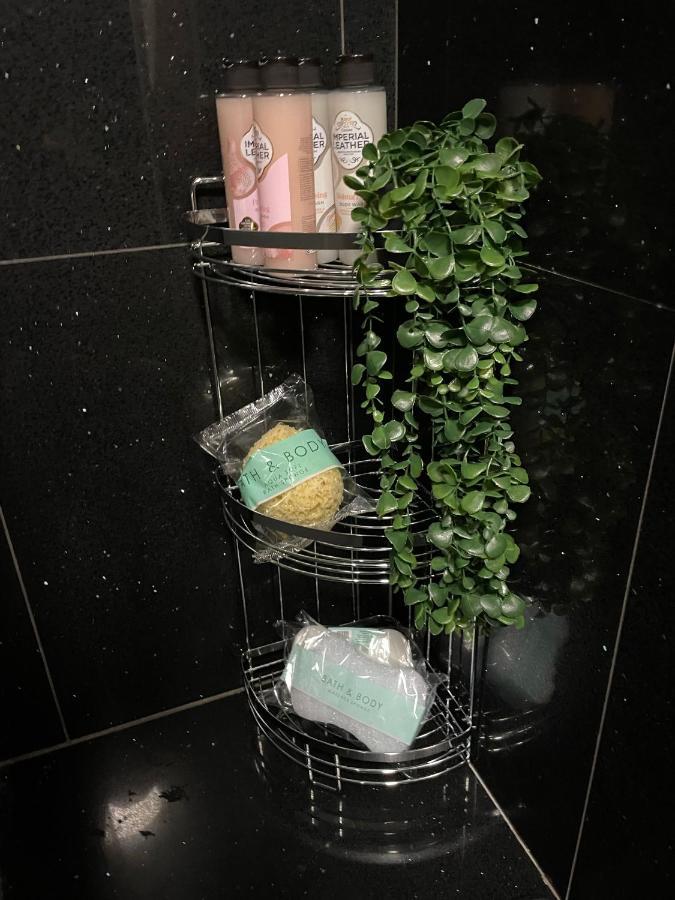 Luxurious 2 Bed Apartment In Heart Of Burnley With Private Parking المظهر الخارجي الصورة